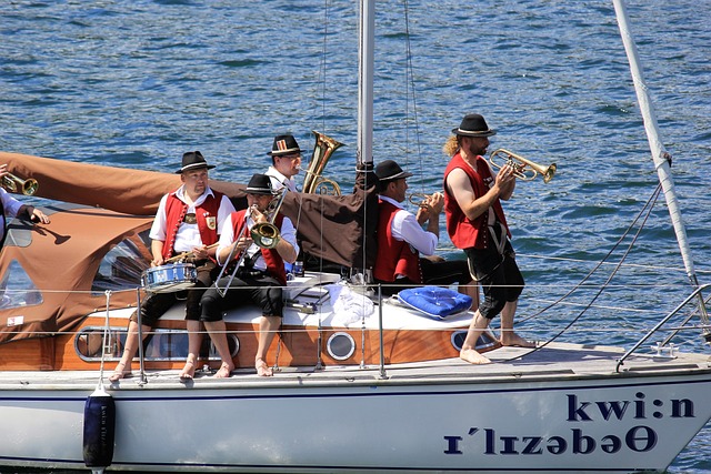 看球直播:“新秀状元莫布里表现抢眼,成为球队新核心”.